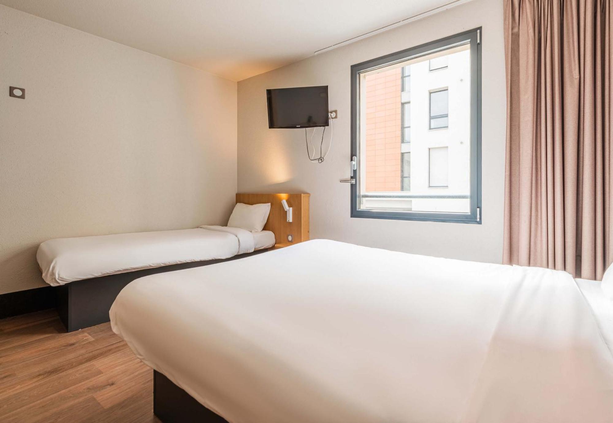 Centre Hotel 2*